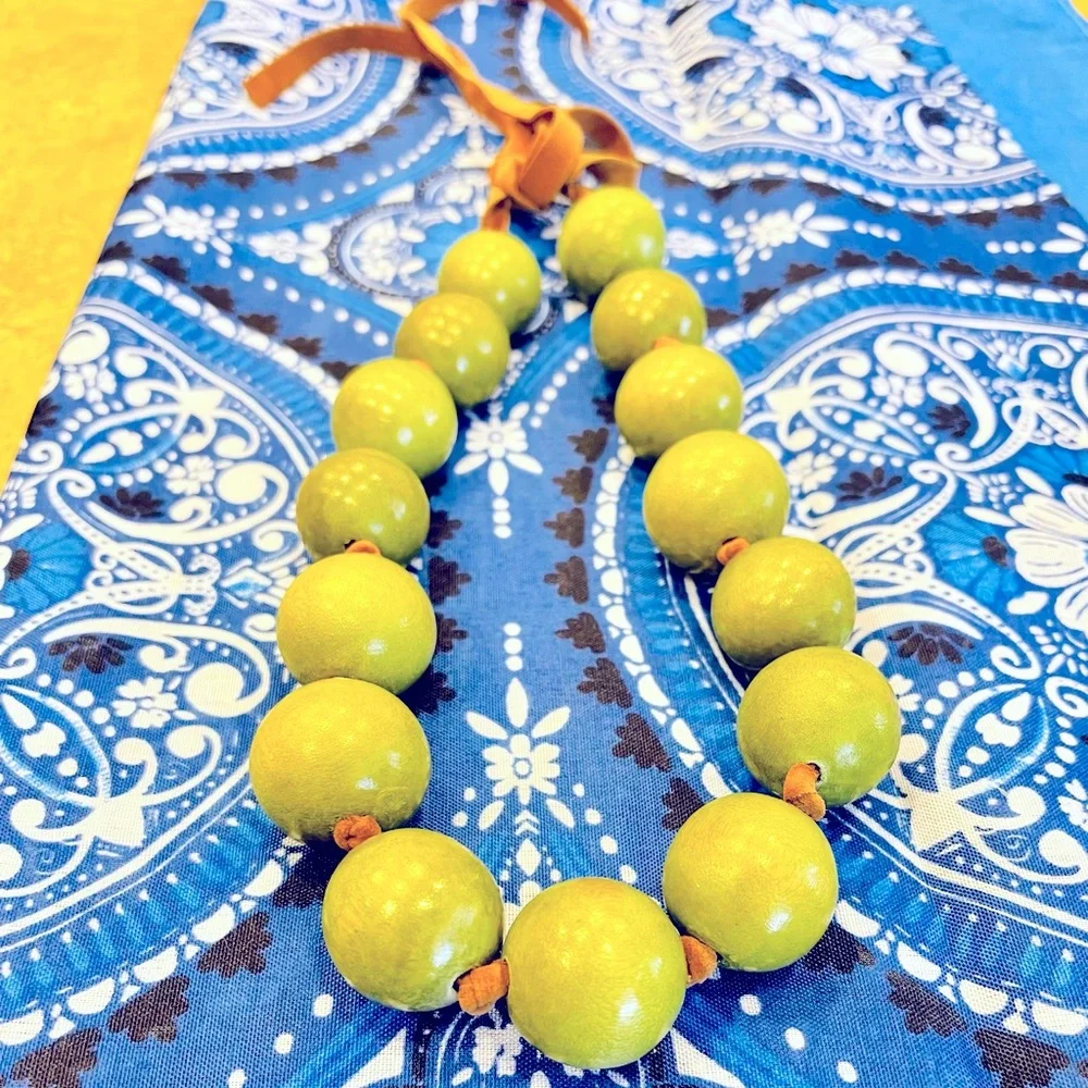 Avocado Green Wooden Bead Necklace Leather Tie New Fashion Earrings & New Bangle - Picture 4 of 7